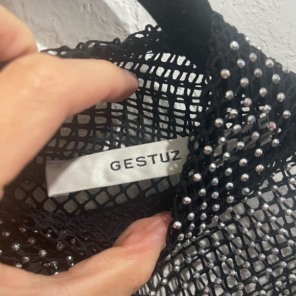 NWOT GESTUZ Yadegz Crystal Embellished Mesh Mock Neck Top - Small - Picture 9 of 12